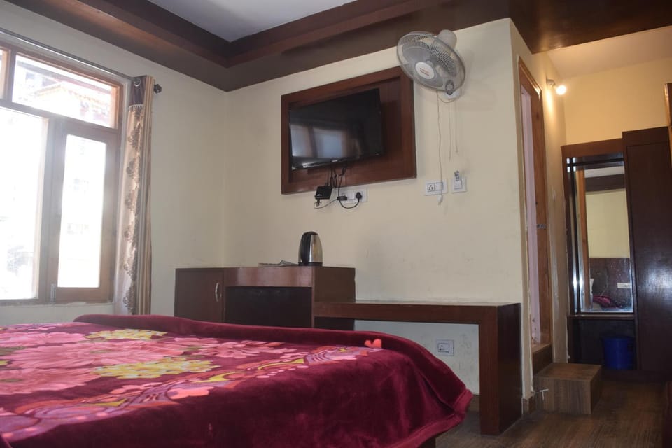 Hotel Tridev Manali Hotel in Manali