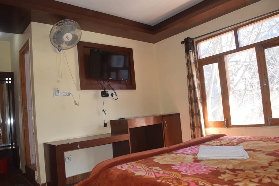 Hotel Tridev Manali Hotel in Manali