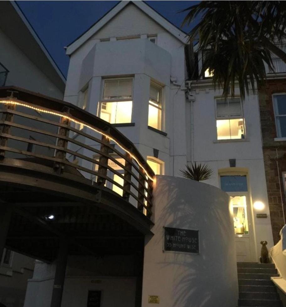Night, View (from property/room), Balcony/Terrace