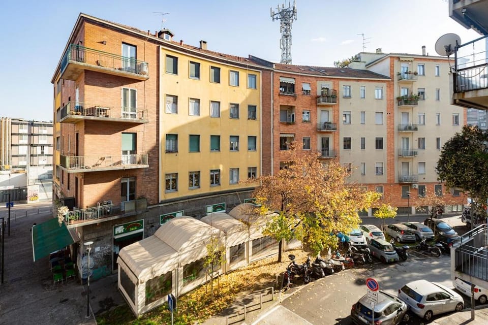 Andrea's green flat city studies Milan Apartment in Milan