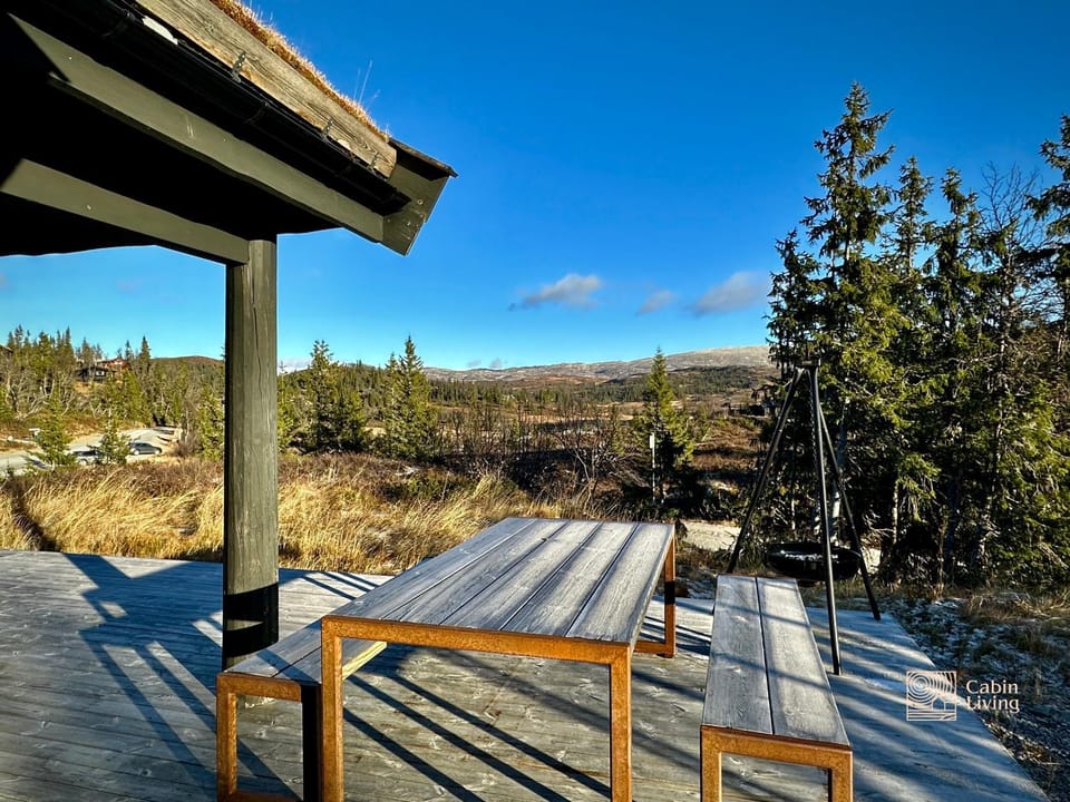 View (from property/room), Balcony/Terrace, Mountain view