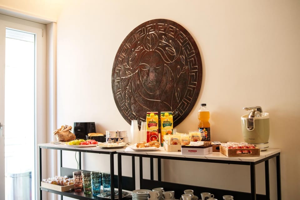 Food and drinks, Food, Breakfast, Continental breakfast, Buffet breakfast, Drinks