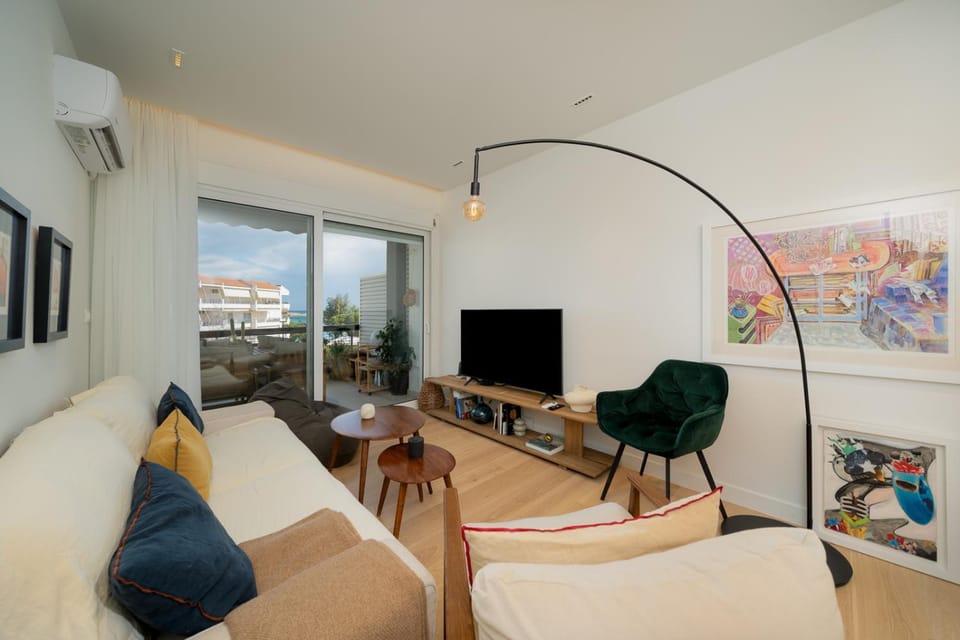 TV and multimedia, Living room, Seating area