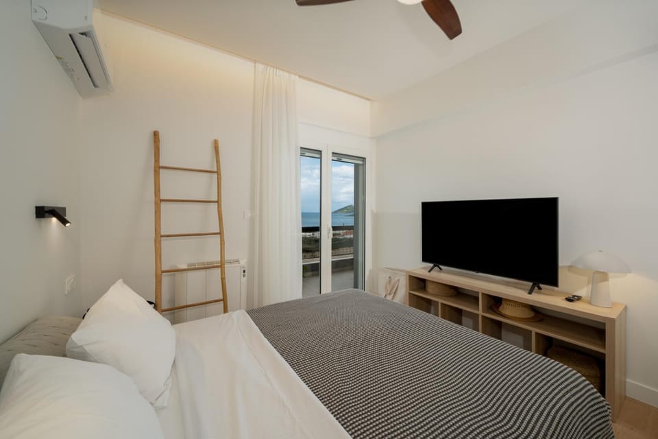 TV and multimedia, Bedroom, air conditioner