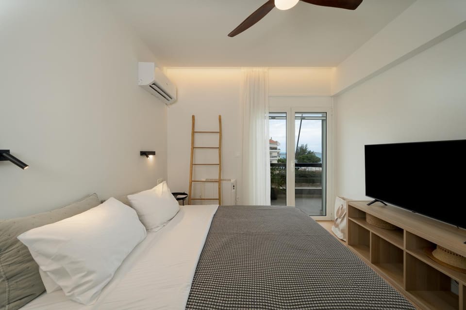 Bed, TV and multimedia, Bedroom, air conditioner