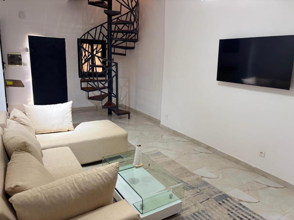 duplex spacieux bien placé Apartment in Dakar