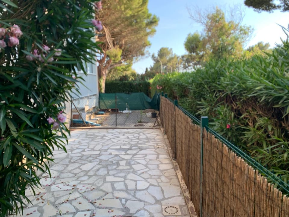 Six-fours les Plages - Le Brusc-les Embiez Apartment in La Seyne-sur-Mer