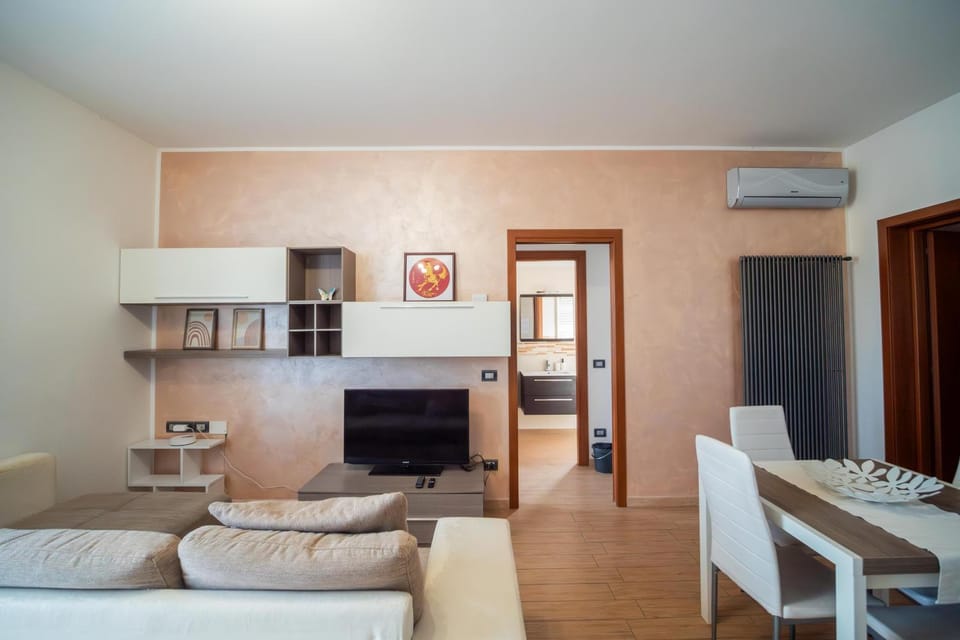 Senna Apartment - Near Ferrari & Maranello - Self check in H24 - 6 Sleeps Apartment in Emilia-Romagna