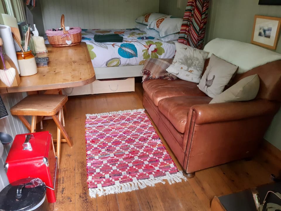 Shepherd's Delight - Shepherd's Hut with Hot Tub Campground/ 
RV Resort in Borough of Harrogate