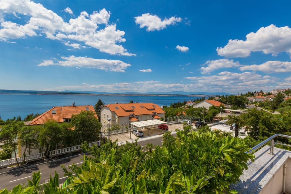 City view, Sea view