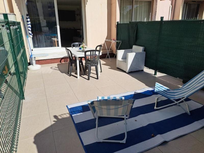 Port Dauphin 10, Studio rez de jardin avec piscine Apartment in Agde
