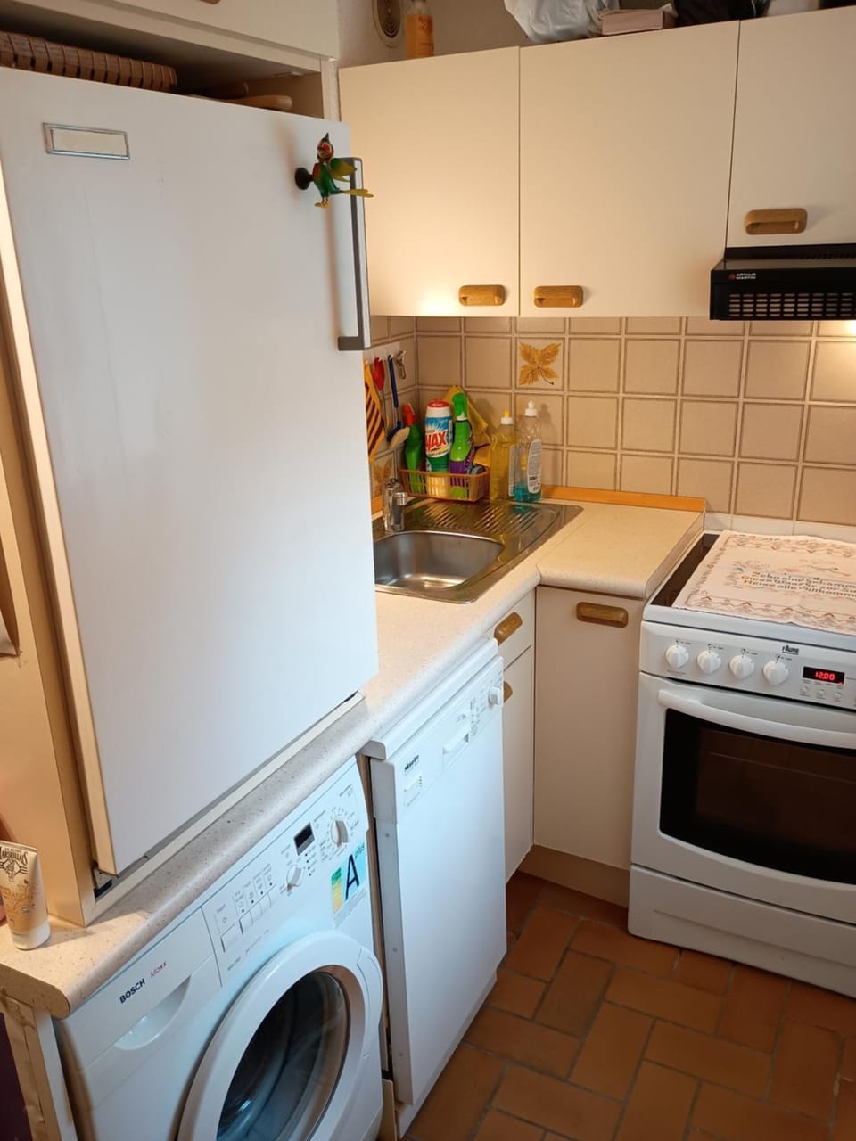 Kitchen or kitchenette