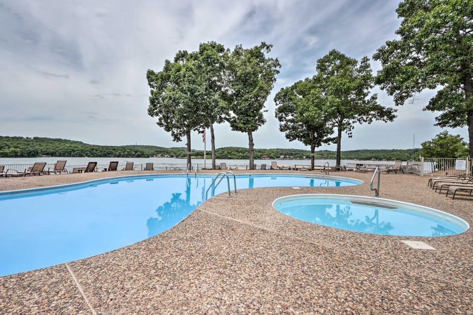 180 Main Channel View! Poolside Apt in Osage Beach House in Lake of the Ozarks