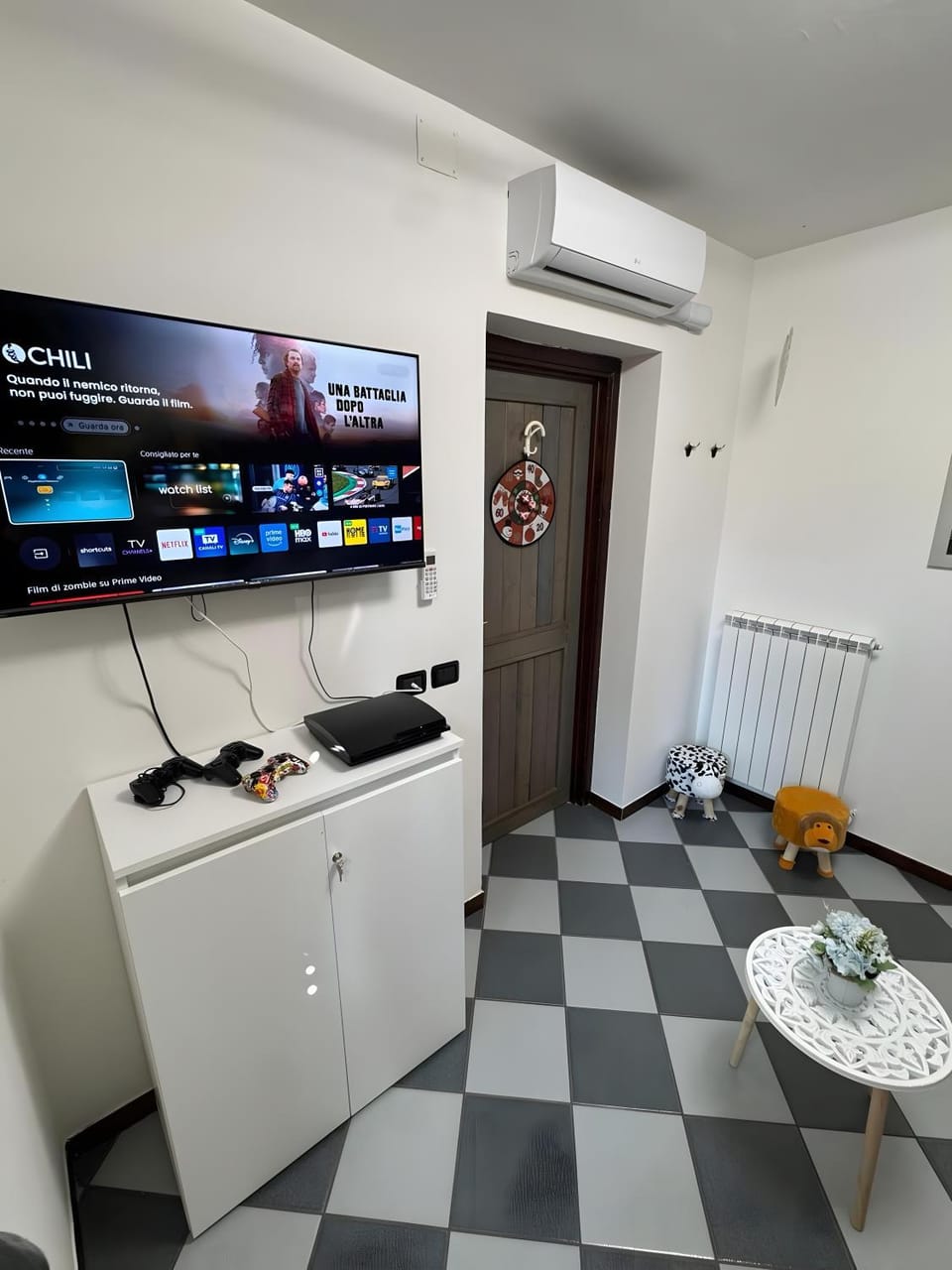 Property building, Living room