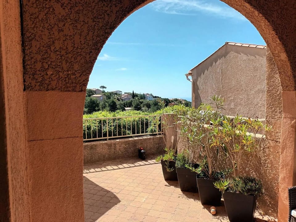 Appartement Cozy aux Issamdres avec Piscine Apartment in Sainte-Maxime
