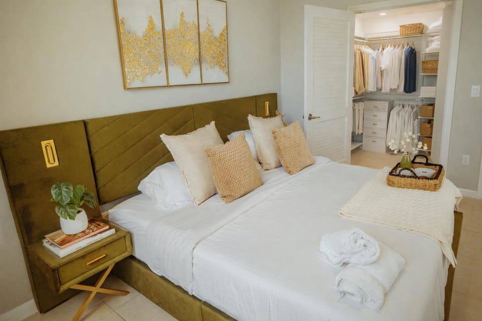 Bed, Bedroom, towels, wardrobe