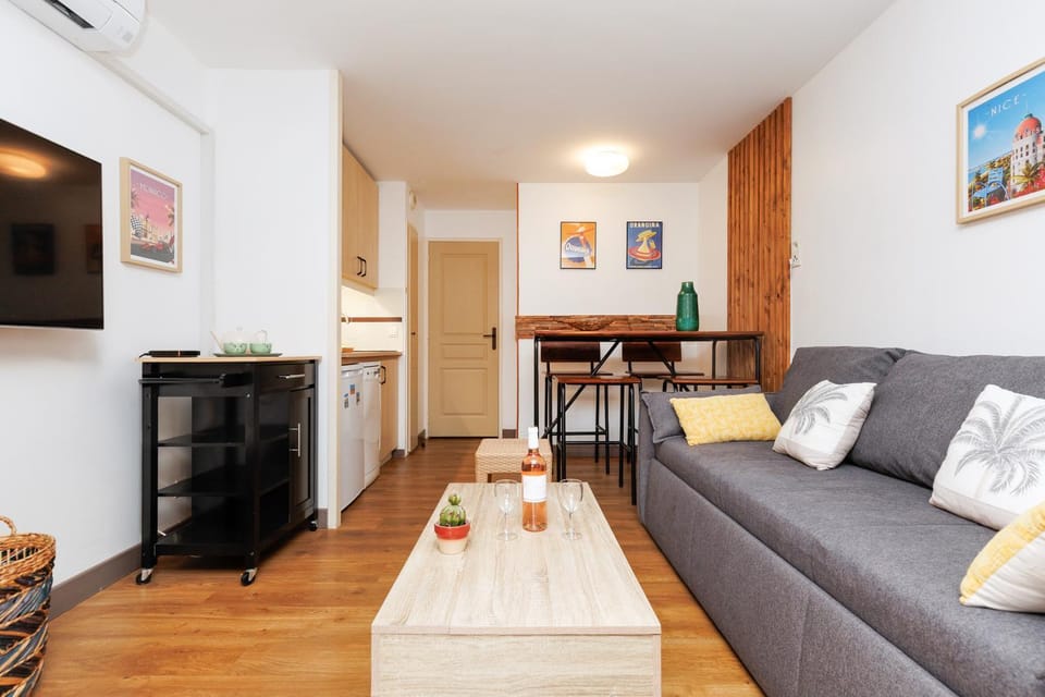 Résidence à 5 mn des plages - Piscine- Tennis - Parking - 4 Personnes Apartment in Cannes