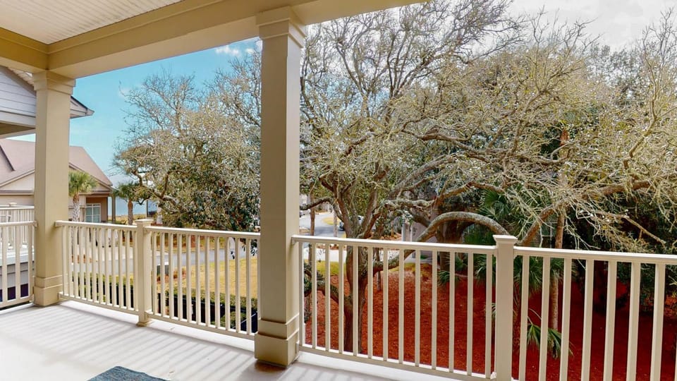 Pelican's Nest House in Camden County