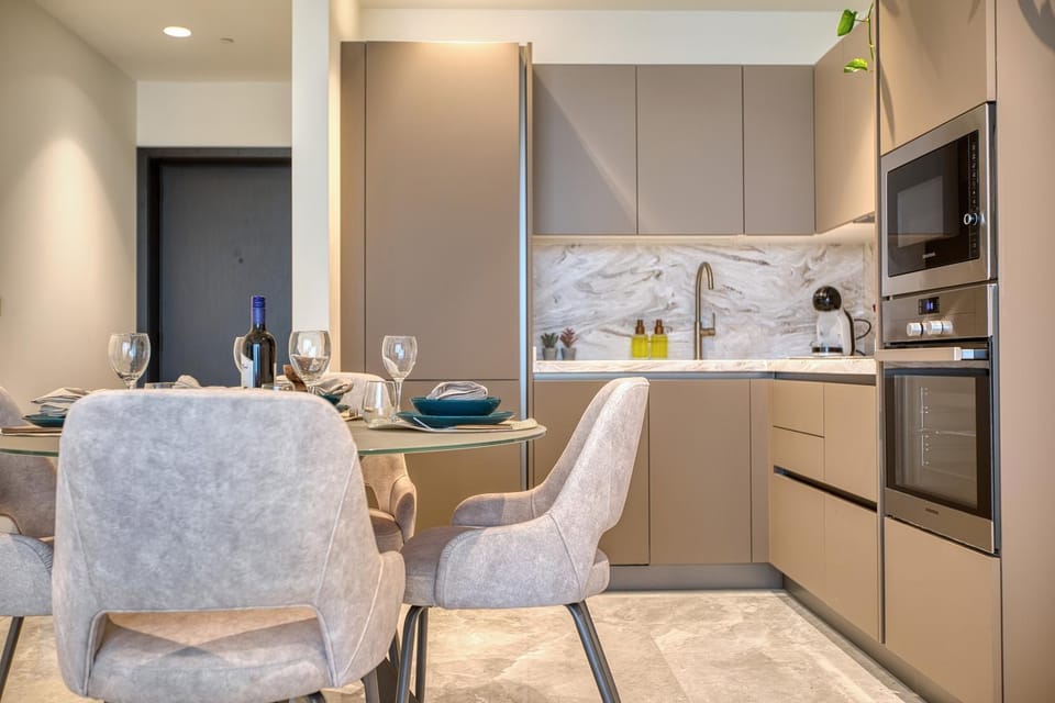 New to the matket - 19th floor apt in the prestigious Mercury Tower by SF HOMES Apartment in Saint Julians