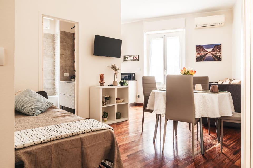 Bed, Living room, Dining area
