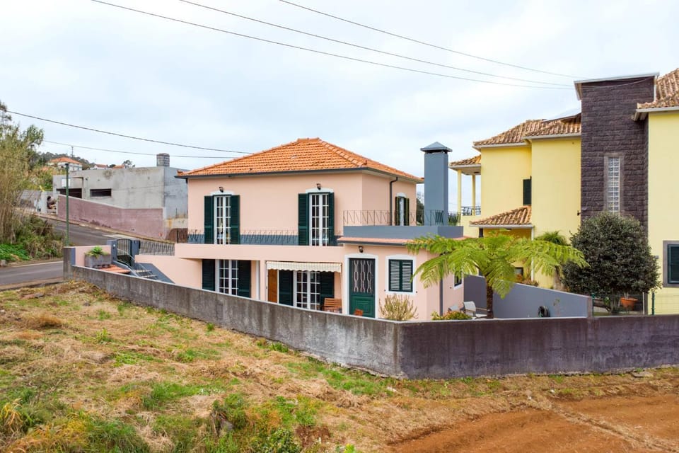 Villa Santana by GALMI Villa in Madeira District