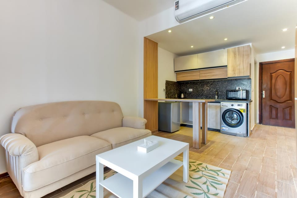 Seating area, kitchen