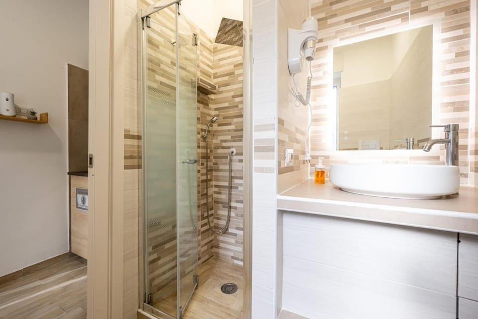 Casanova Bridge Apartment in Naples