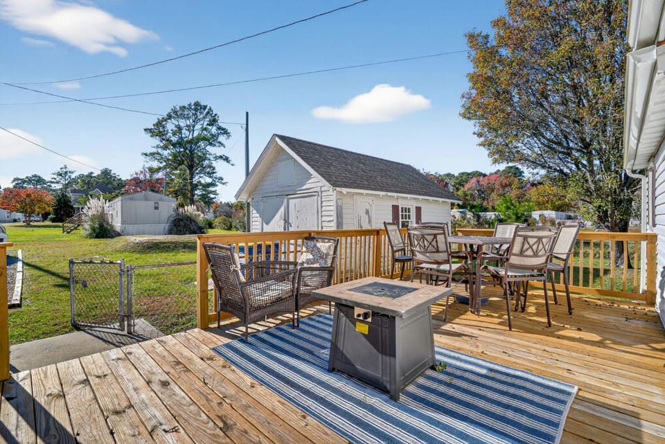 Eastside Escape | Updated 4BR Chincoteague Home on Church St Near Downtown Shops House in Chincoteague Island