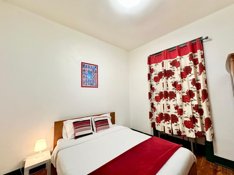 Quarto Red Vacation rental in Lisbon