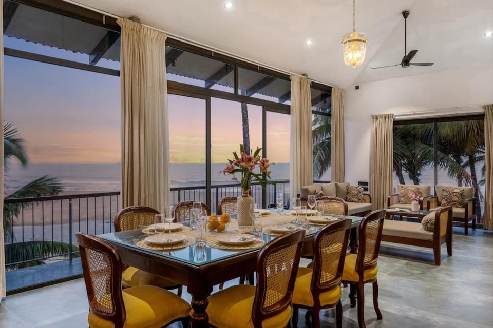 View (from property/room), Balcony/Terrace, Seating area, Dining area, Sea view