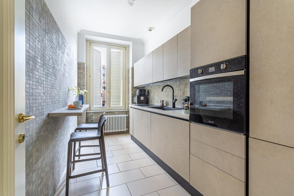 Coffee/tea facilities, Kitchen or kitchenette, microwave, oven, kitchen, kitchen