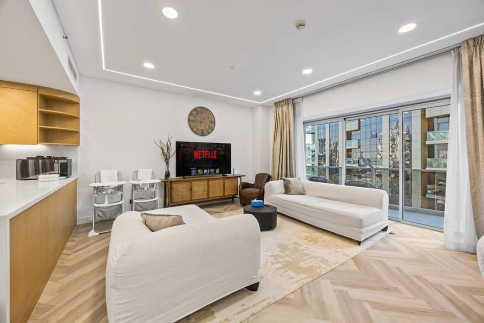 Luxury Spacious 2BR in Dubai Marina Apartment in Dubai