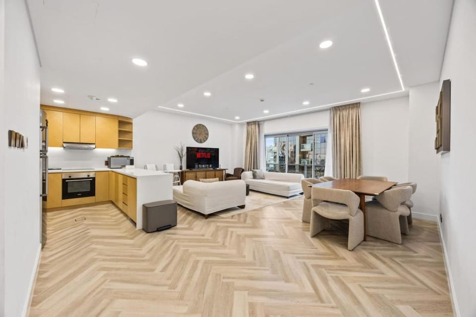 Luxury Spacious 2BR in Dubai Marina Apartment in Dubai