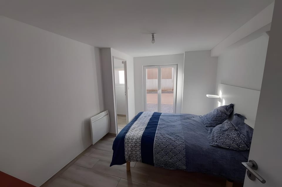 Living room, Bedroom