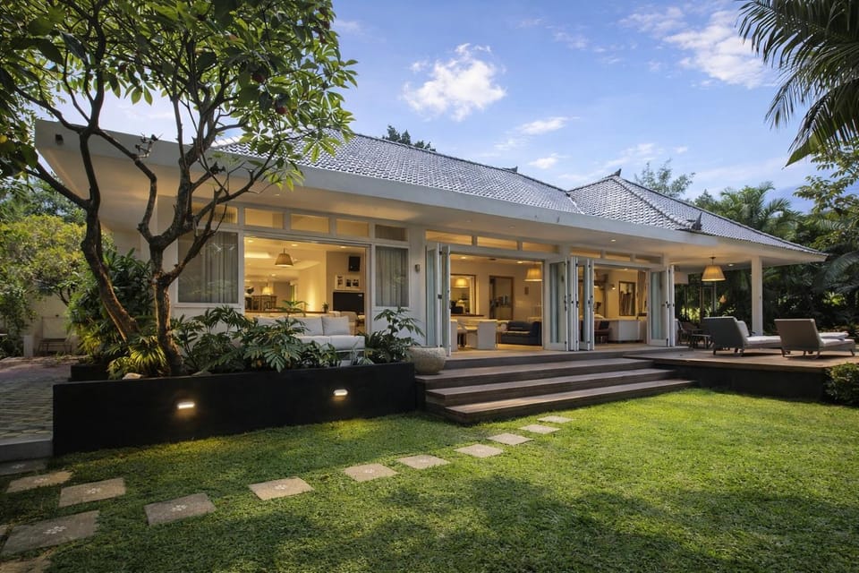 Property building, Patio, Garden, Garden view