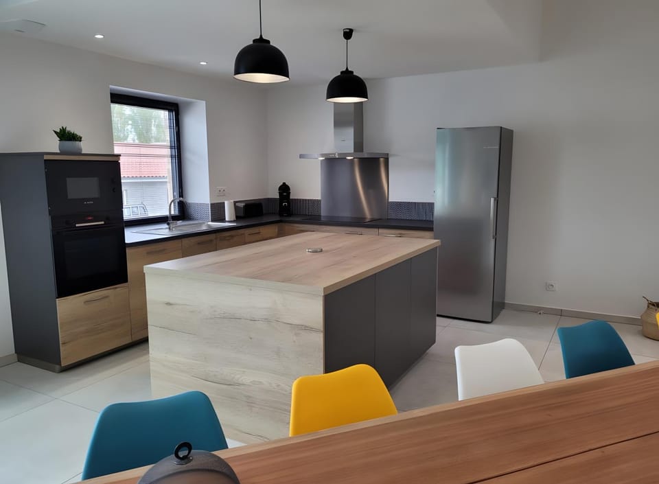Kitchen or kitchenette, Living room