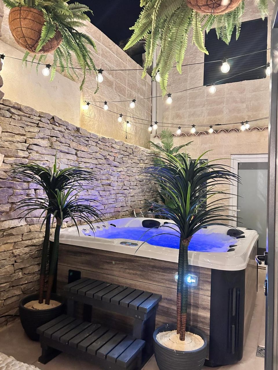 Hot Tub, Hot Tub