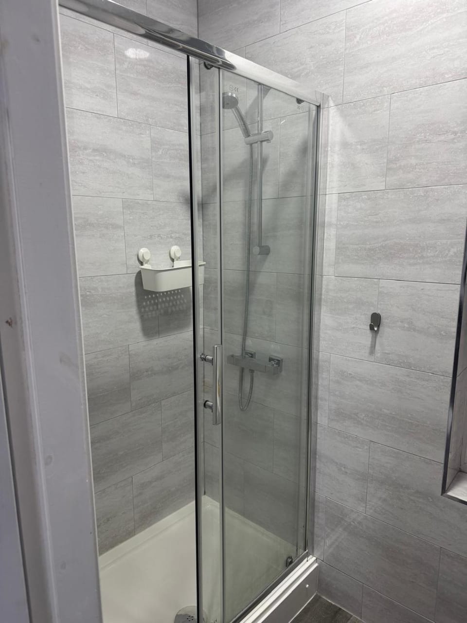 #127 Modern City Suite Digbeth - 5 min to Birmingham Museum & Art Gallery - Sleeps 2- "Perfect for Contractors and Couples " Apartment in Scotland