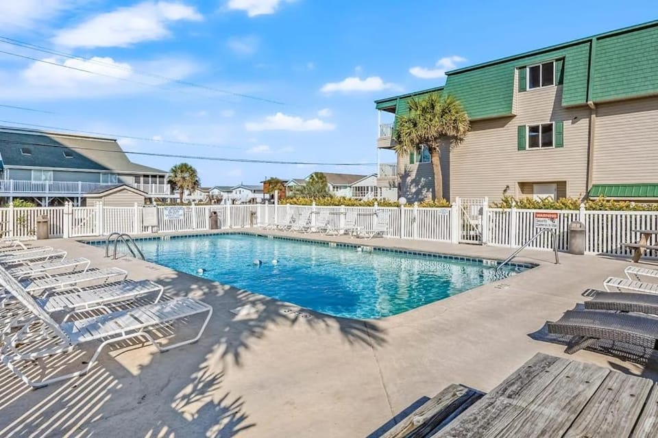Cozy Captains Retreat Apartment in North Myrtle Beach