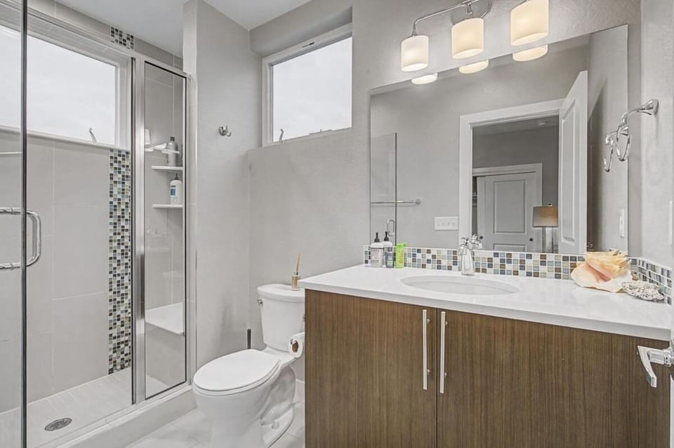 Spacious Denver Home with Private Rooftop Spa Apartment in Denver
