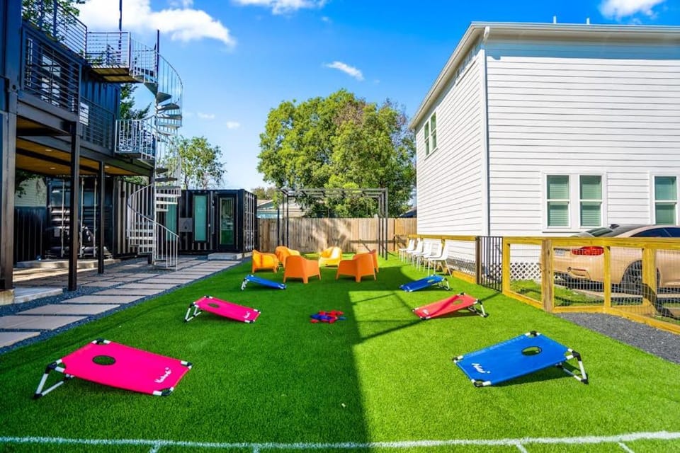 Clutch City Super - Luxe at East Downtown Unit 1 House in Houston
