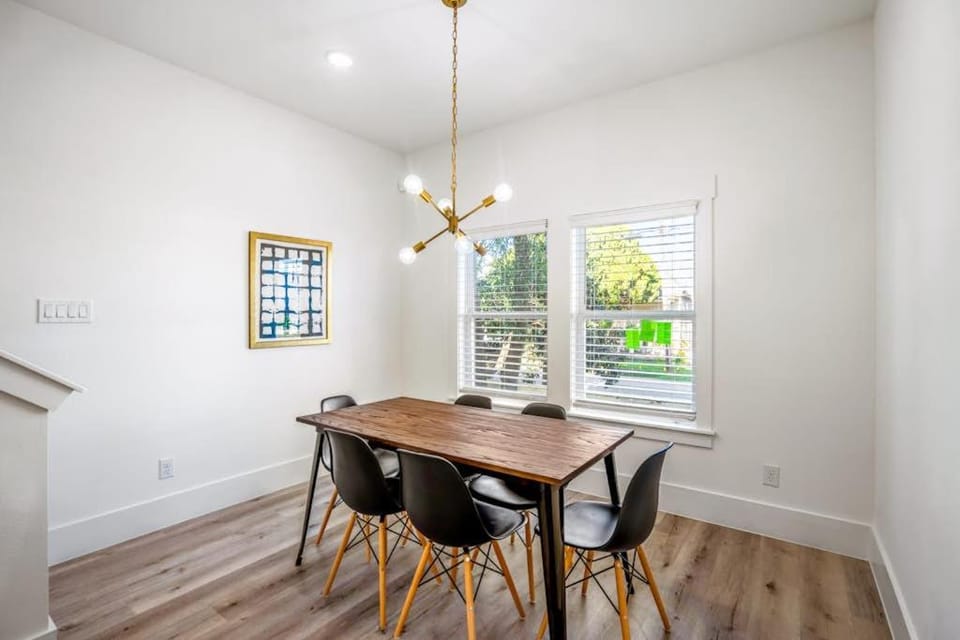 Clutch City Super - Luxe at East Downtown Unit 1 House in Houston