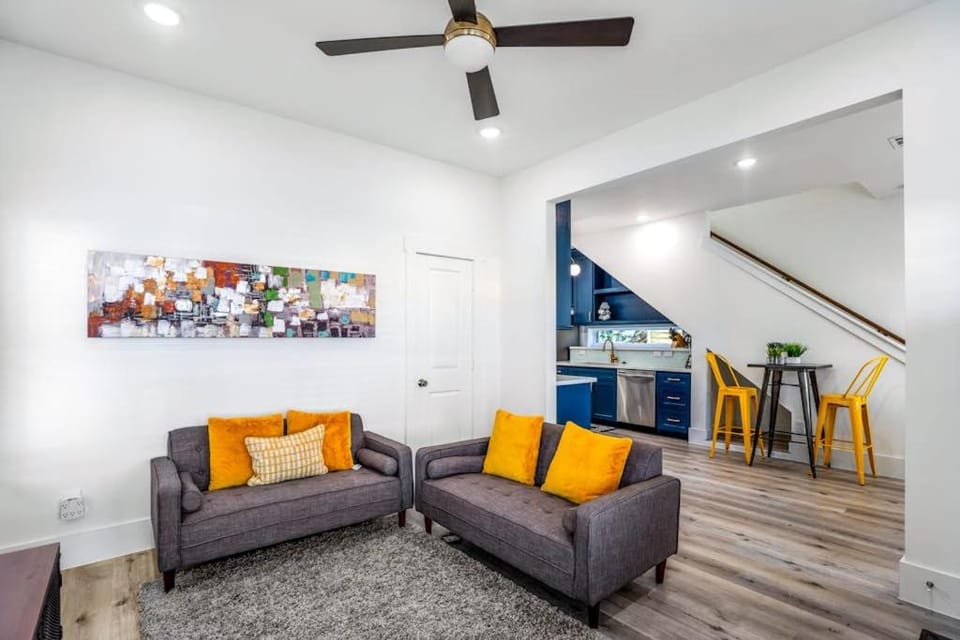 Clutch City Super - Luxe at East Downtown Unit 1 House in Houston