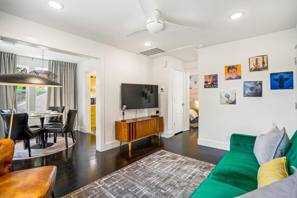 Mid-Century Mod-Pad - East Downtown House in Houston