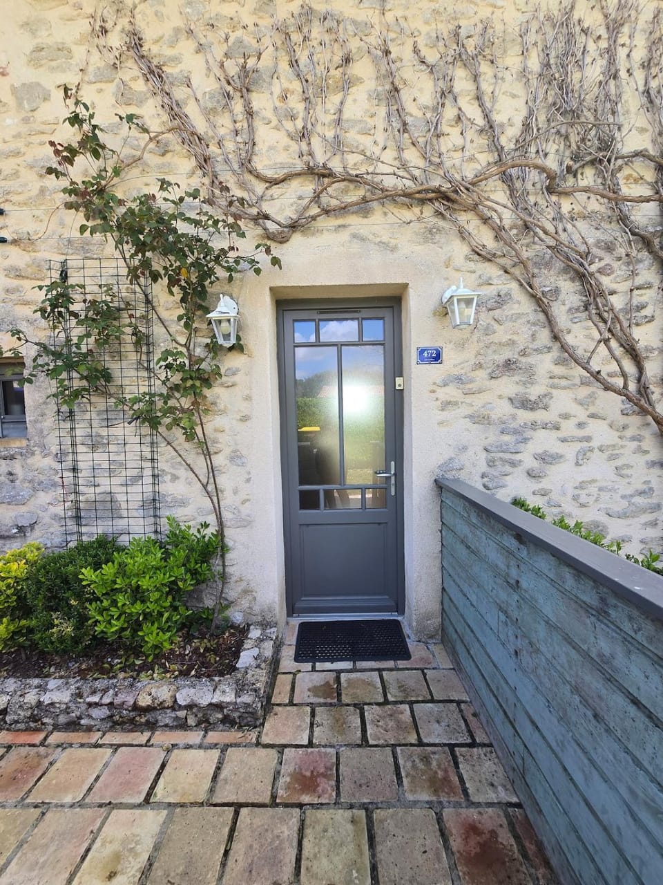 Facade/entrance