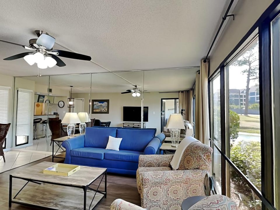 TV and multimedia, View (from property/room), Living room, Seating area, furniture