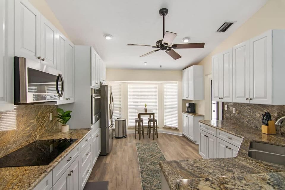 Beach Getaway - Private Heated Pool & 2 King Beds House in Sebastian