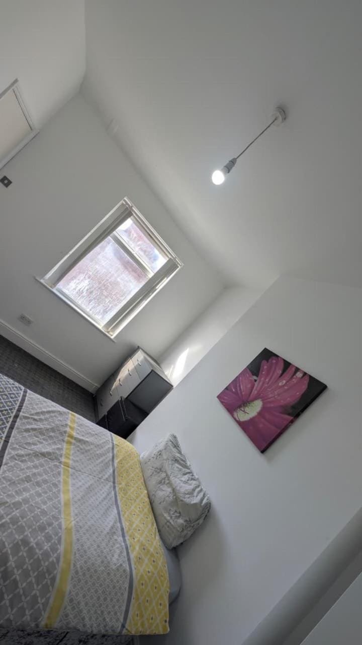 Cosy Double Room Near Train Station & Stadiums with Free Parking & WiFi Vacation rental in Nottingham