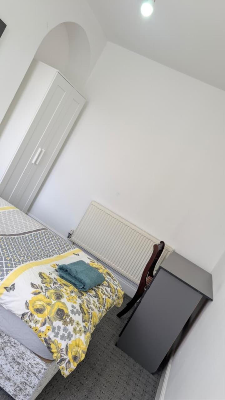 Cosy Double Room Near Train Station & Stadiums with Free Parking & WiFi Vacation rental in Nottingham