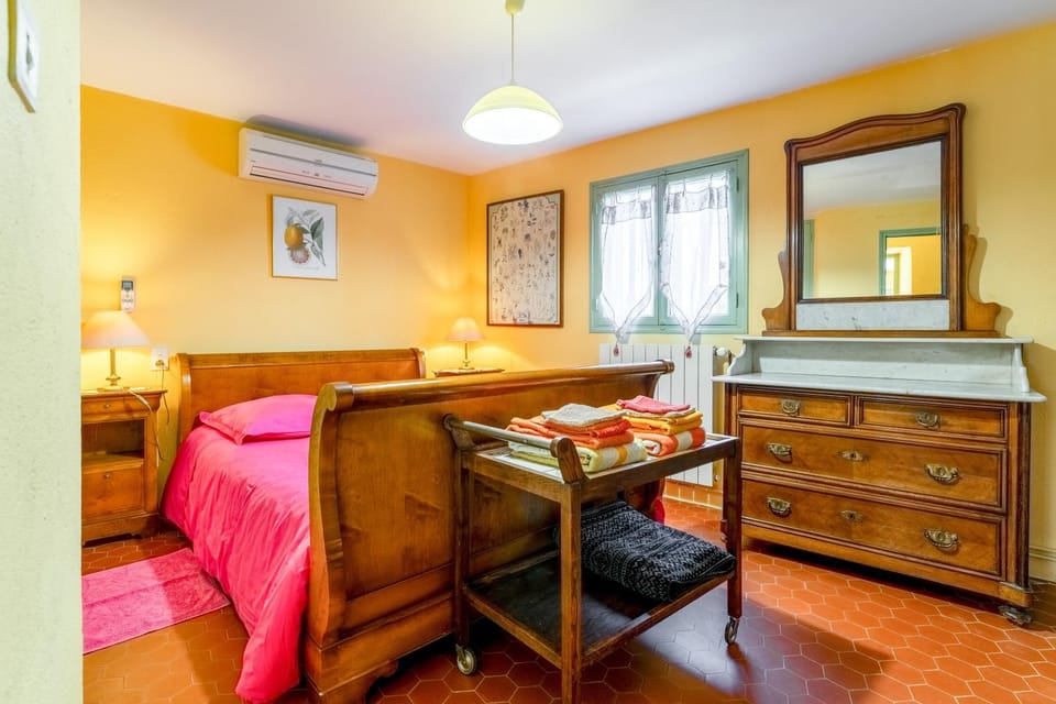 Living room, Bedroom